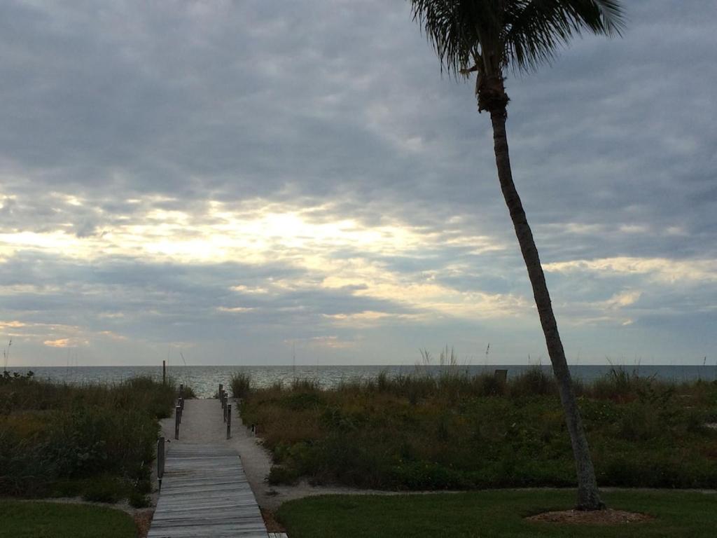 North Naples Pool Home With A New Sparkling Pool, Close To Beach, Lovely Lake View מראה חיצוני תמונה